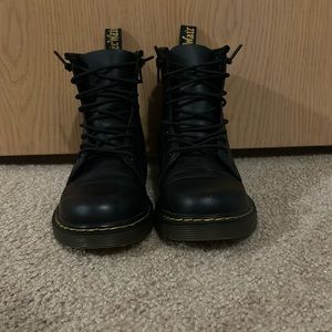 Worn 2-3 times in perfect condition ( dr martens ) size 3